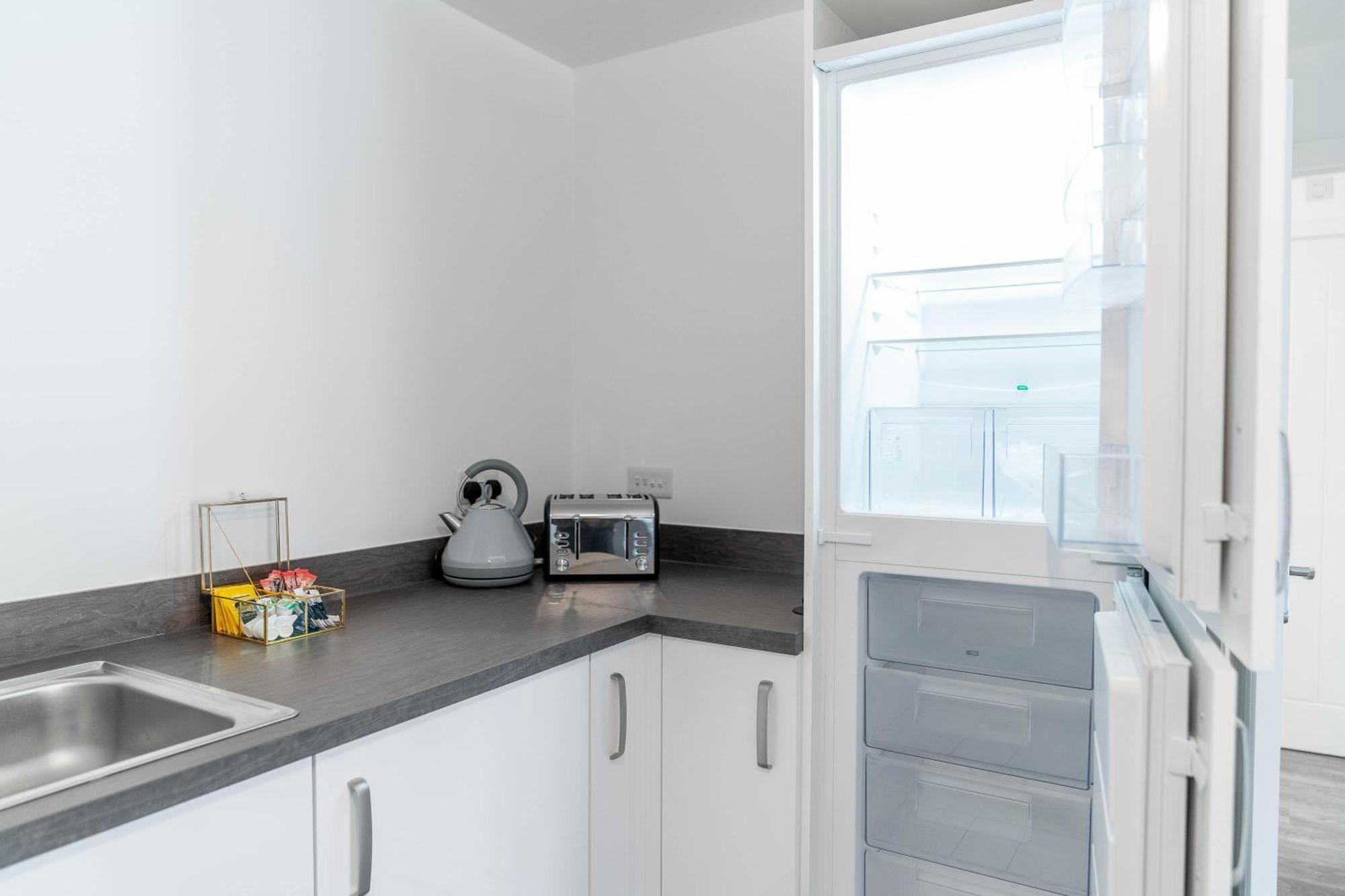 Luxury Apartment - Twin Beds - Selly Oak - Off-Street Parking - Free Netflix & Wifi - Top Rated 9Cc 버밍엄 외부 사진