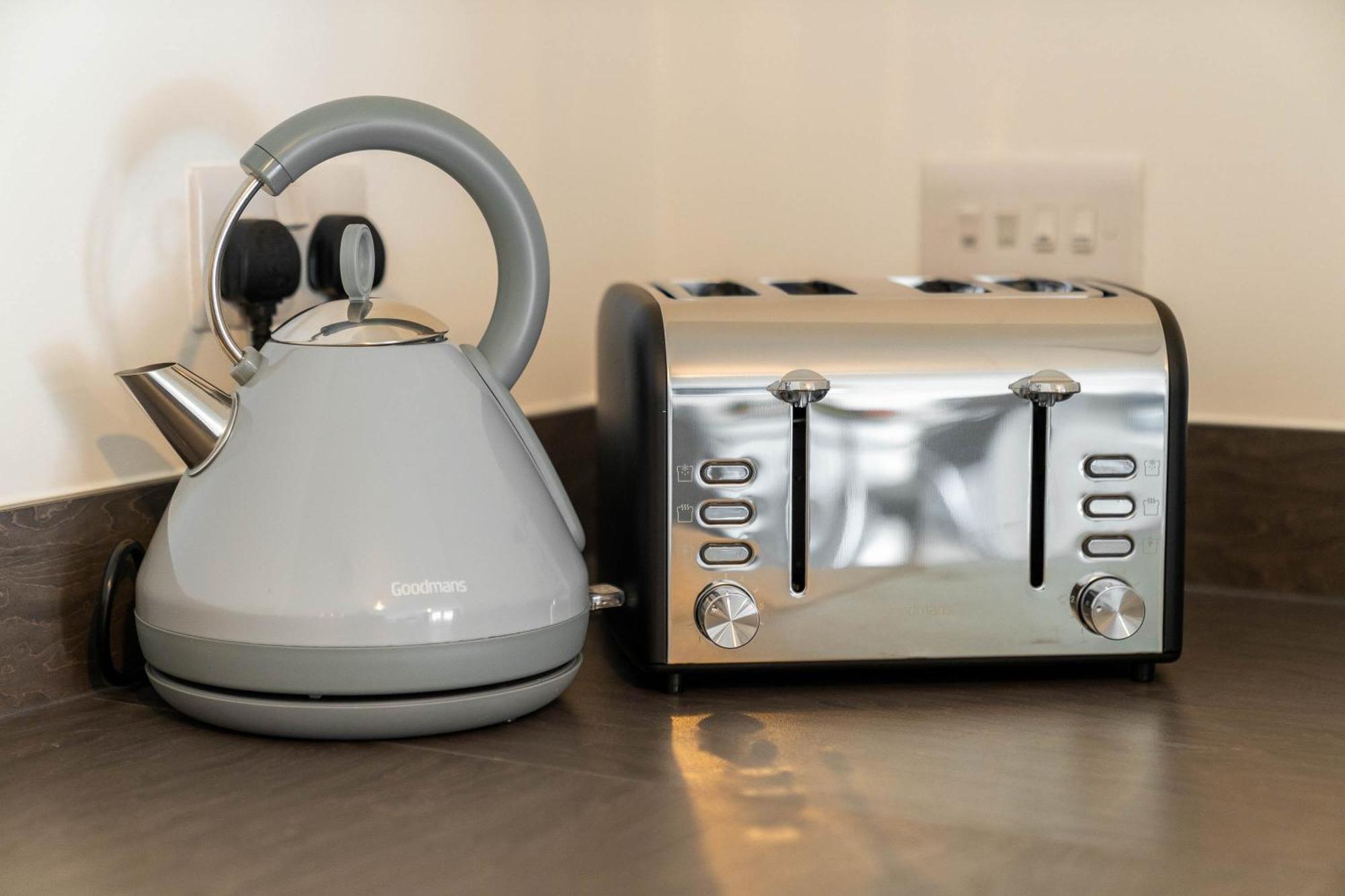 Luxury Apartment - Twin Beds - Selly Oak - Off-Street Parking - Free Netflix & Wifi - Top Rated 9Cc 버밍엄 외부 사진